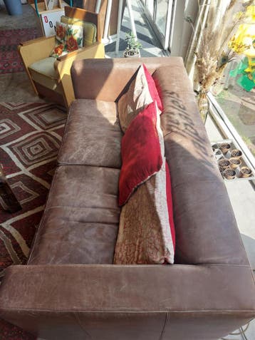 Leren bank met 3 kussens | donatie gevraagd