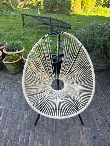 Gratis stoeltje. Opknapper