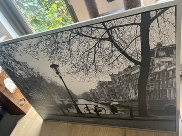 Gratis ophalen! Grote zwart-wit foto van Amsterdamse gracht