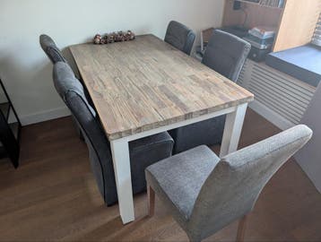 Eetkamertafel met 5 stoelen