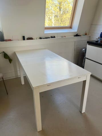 Ikea uitschuifbare tafel 140cm, verlengbaar tot 220cm