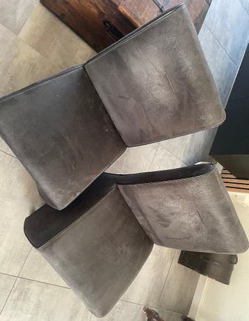 Vier eetkamerstoelen