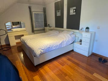 Gratis bedombouw (180x200) optioneel met lattenbodems