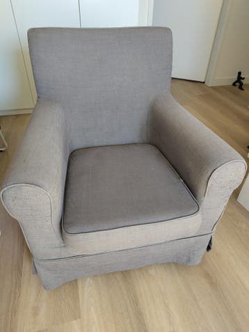Gratis grijze fauteuil - ideaal voor studentenhuis