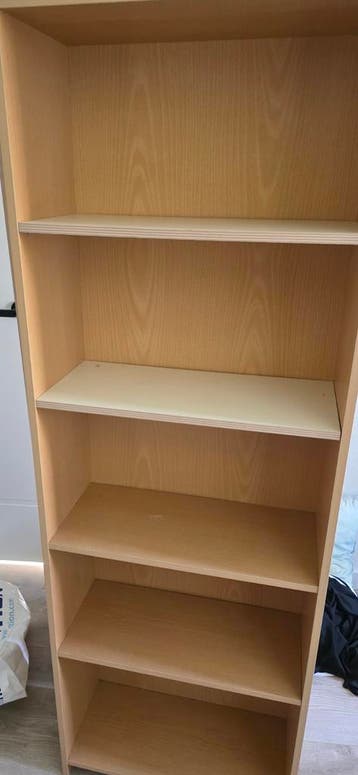 Gratis 2 x boekenkast af te halen