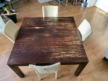 Robuuste eettafel met 4 stoelen (Origineel Loom)