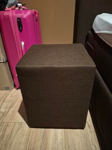 Gratis! Twee nachtkastjes