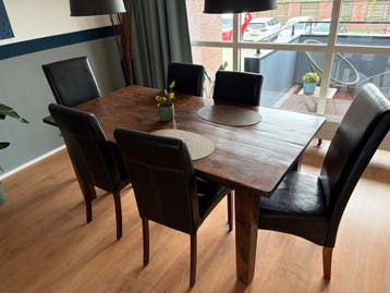 Mooie eettafel met 6 leren stoelen - Gratis afhalen!