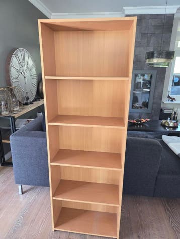 Boekenkast circa 180 cm hoog
