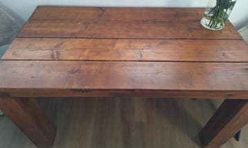 Robuuste houten eettafel - Perfect voor gezellige diners