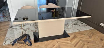 Uitschuifbare eettafel