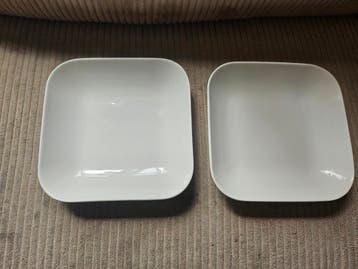 2 kleine schaaltjes (gratis ophalen)