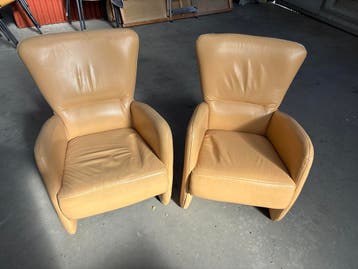 Twee gele fauteuils