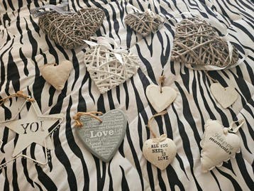 Muurdecoratie hartjes en 1 ster (gratis ophalen