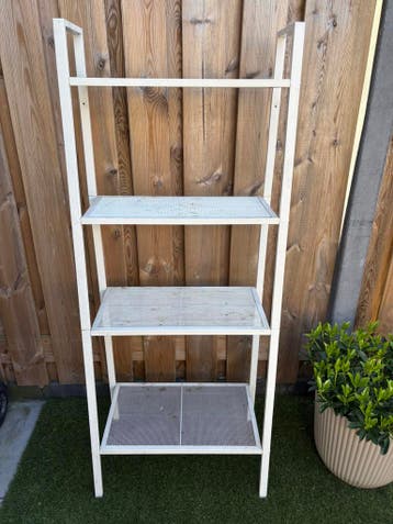 GRATIS: Wit metalen stellingkast / plantenrek
