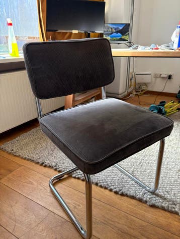4 stoelen, ribstof