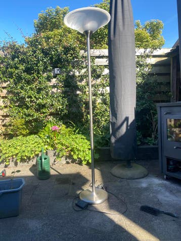 Gratis: Vloerlamp met dimmer, 1.80m lang