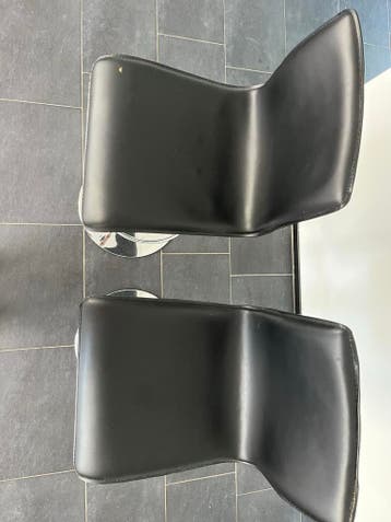 2 Barkrukken RVS Onderstel Skai Bekleding Zithoogte 65cm