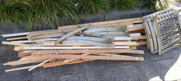 Gratis onbewerkt hout voor open haard of houtkachel