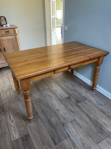 GRATIS Geloogd grenen eetkamertafel