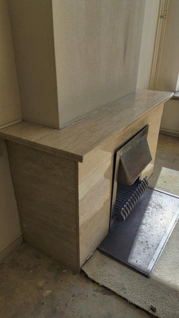 Gratis vensterbank en losse platen travetin