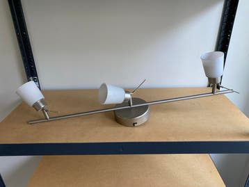 Gratis IKEA plafondlamp met 2 spots