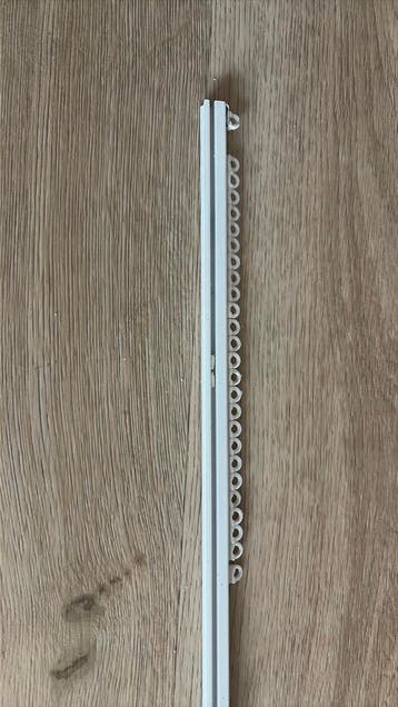 Gratis: Gordijnrails 404cm met runners