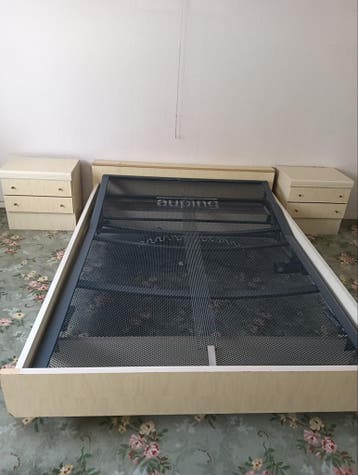Auping bed 140x200 elektrisch verstelbaar met meubels