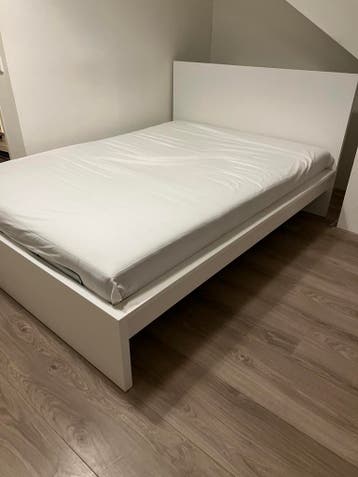 Malm bed wit 140x200 met verstelbare bodem