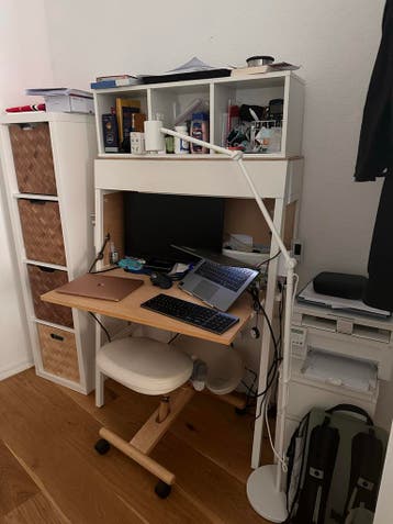 IKEA bureau met opbergruimte - Gratis af te halen