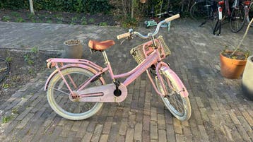 Roze SuperSuper kinderfiets met mandje