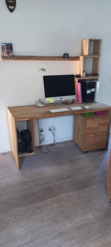 Massief houten bureau met ladeblok en opbergruimte