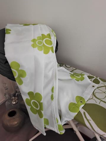 Wit douchegordijn met groene bloemen - GRATIS AF TE HALEN