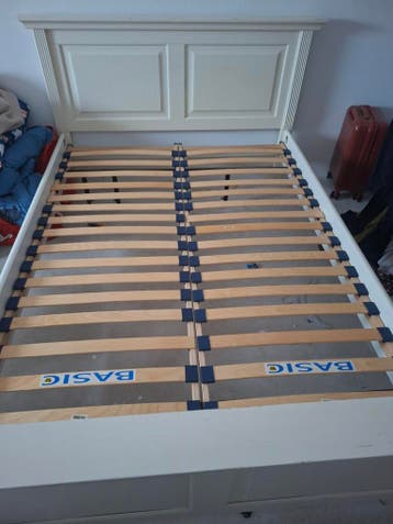 Bed met lattenbodem matrasmaat 140 x 200