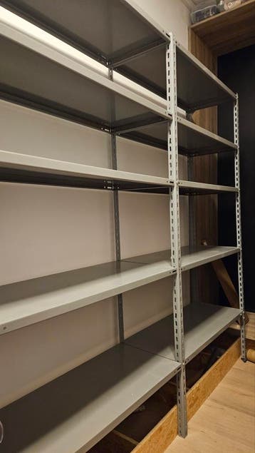 Metal Utility Shelves / Metalen opbergstellingen / Metalen s