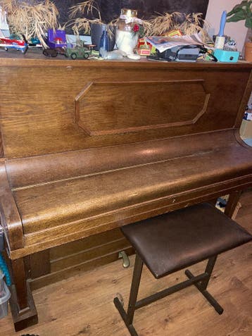 Gratis af te halen frans esser piano incl pianokruk