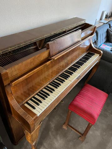 August Forster Piano - Zwaar en Klassiek