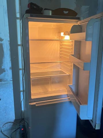 Dubbeldeurs koel-vries combinatie.