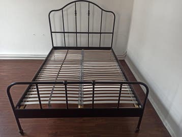 IKEA SAGSTUA bed 140x200 + lattenbodem – vandaag ophalen