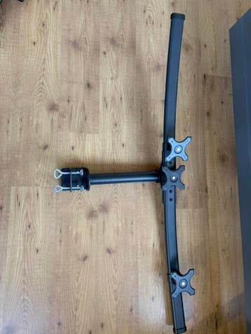 (Gratis) Monitor arm voor 3 schermen