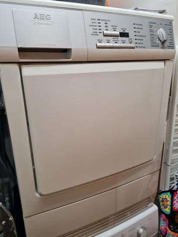 AEG condensdroger in goede staat. Gratis op te halen.