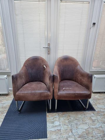 2 gratis fauteuils om opnieuw te bekleden