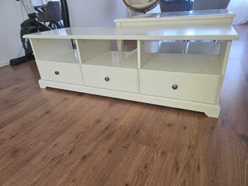 Gratis TV-meubel/dressoir met lichte gebruikssporen