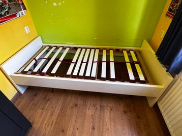 Gratis 1 persoonsbed 90x200 met lades en matras