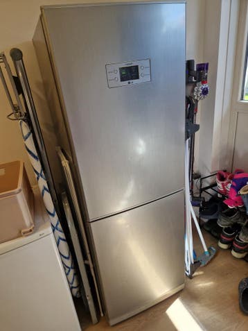 Gratis af te halen: LG Koel-vriescombinatie (excl. inhoud)