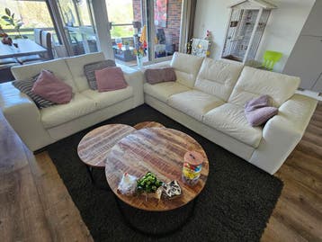 Mooi wit bankstel (3-zits en 2-zits) gratis af te halen