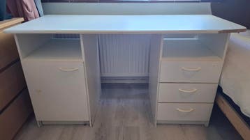 Wit bureau met lades en kastje - Gebruikt