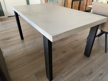 Eettafel betoonlook 160x90