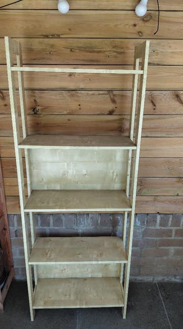 Houten opbergrek gratis af te halen