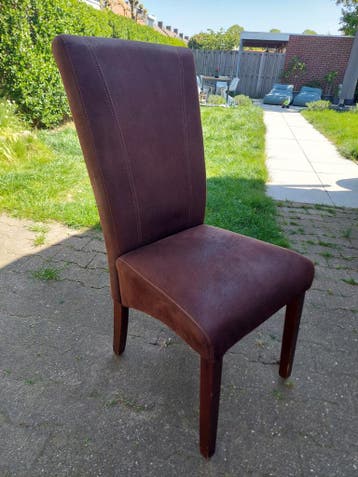 GRATIS AFHALEN: 4 donkerbruine eetkamerstoelen